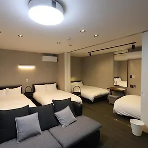 White Crystal Roomb 福岡市